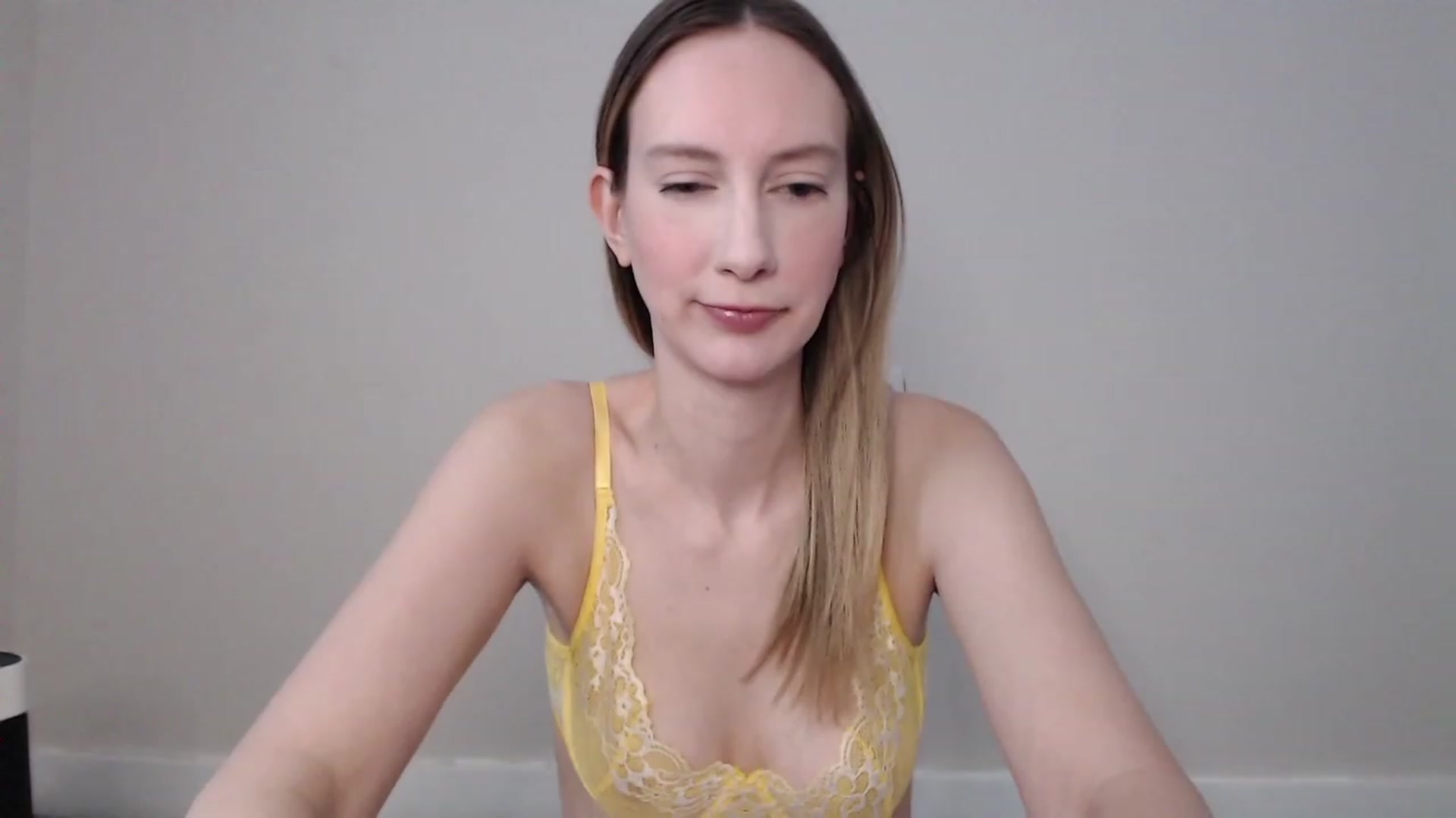 Gallery image thumbnail from Strwberrymoon's myfreecams stream on, 01/22/2023, 22:37 image 12 of 20