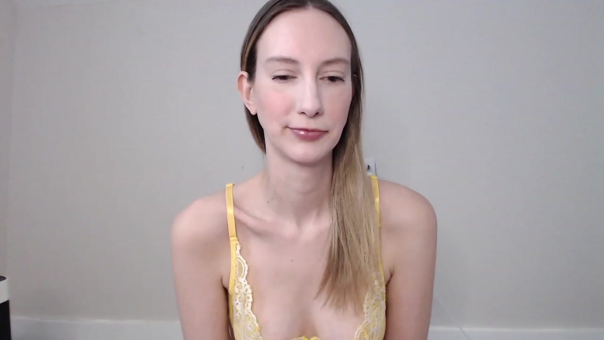 Gallery image thumbnail from Strwberrymoon's myfreecams stream on, 01/22/2023, 22:37 image 8 of 20