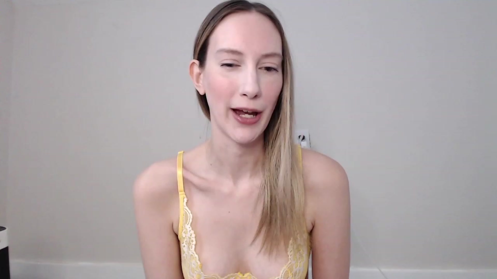 Gallery image thumbnail from Strwberrymoon's myfreecams stream on, 01/22/2023, 22:37 image 6 of 20