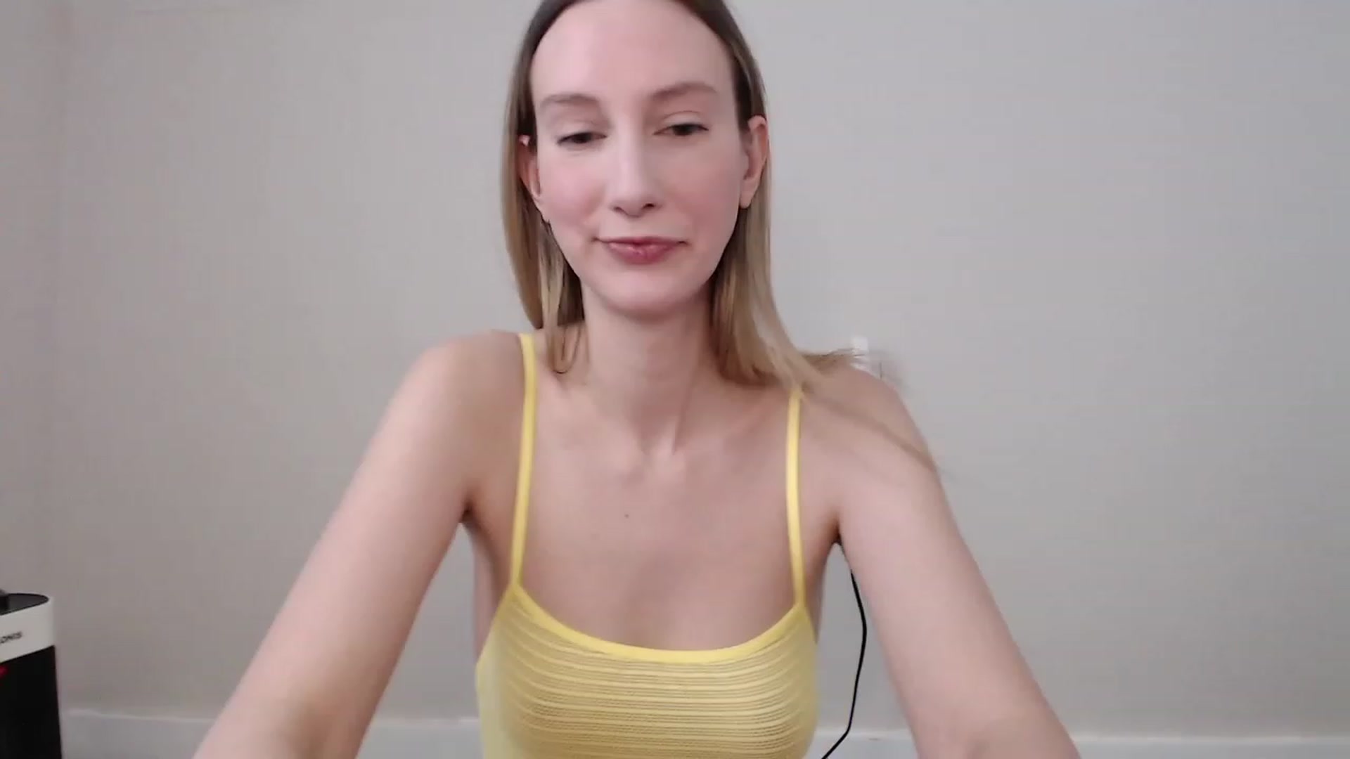 Gallery image thumbnail from Strwberrymoon's myfreecams stream on, 01/30/2023, 22:17 image 2 of 20