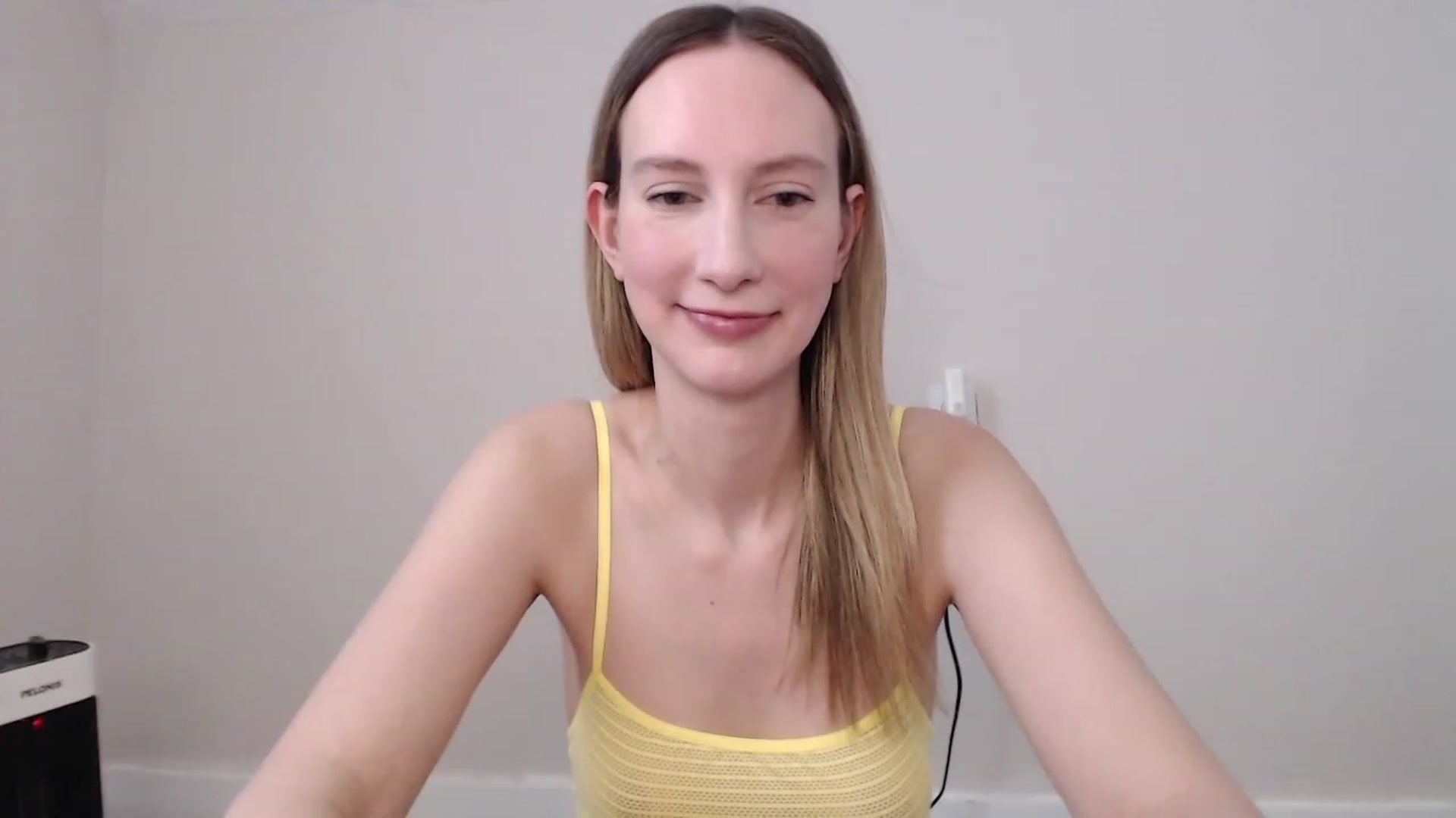 Gallery image thumbnail from Strwberrymoon's myfreecams stream on, 01/30/2023, 22:17 image 16 of 20