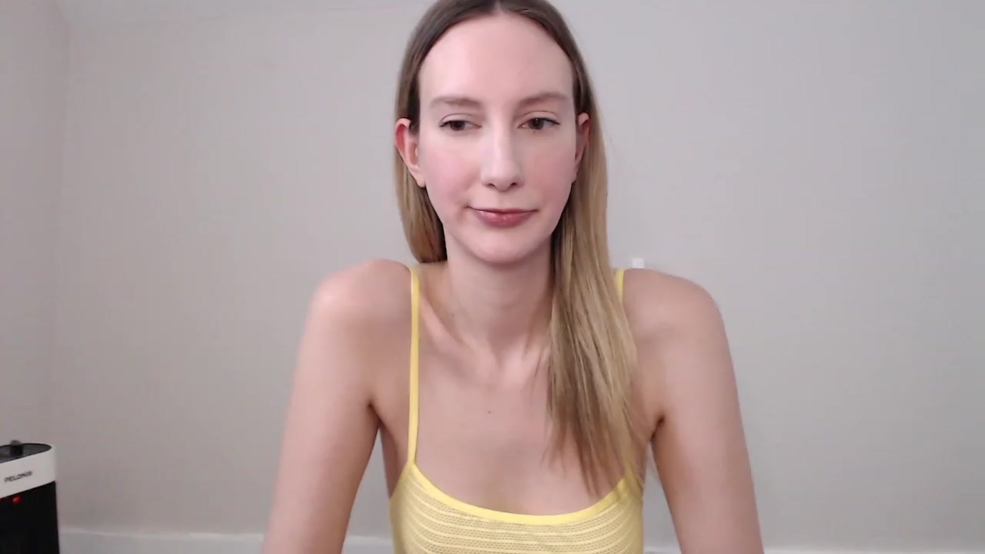 Gallery image thumbnail from Strwberrymoon's myfreecams stream on, 01/30/2023, 22:17 image 14 of 20
