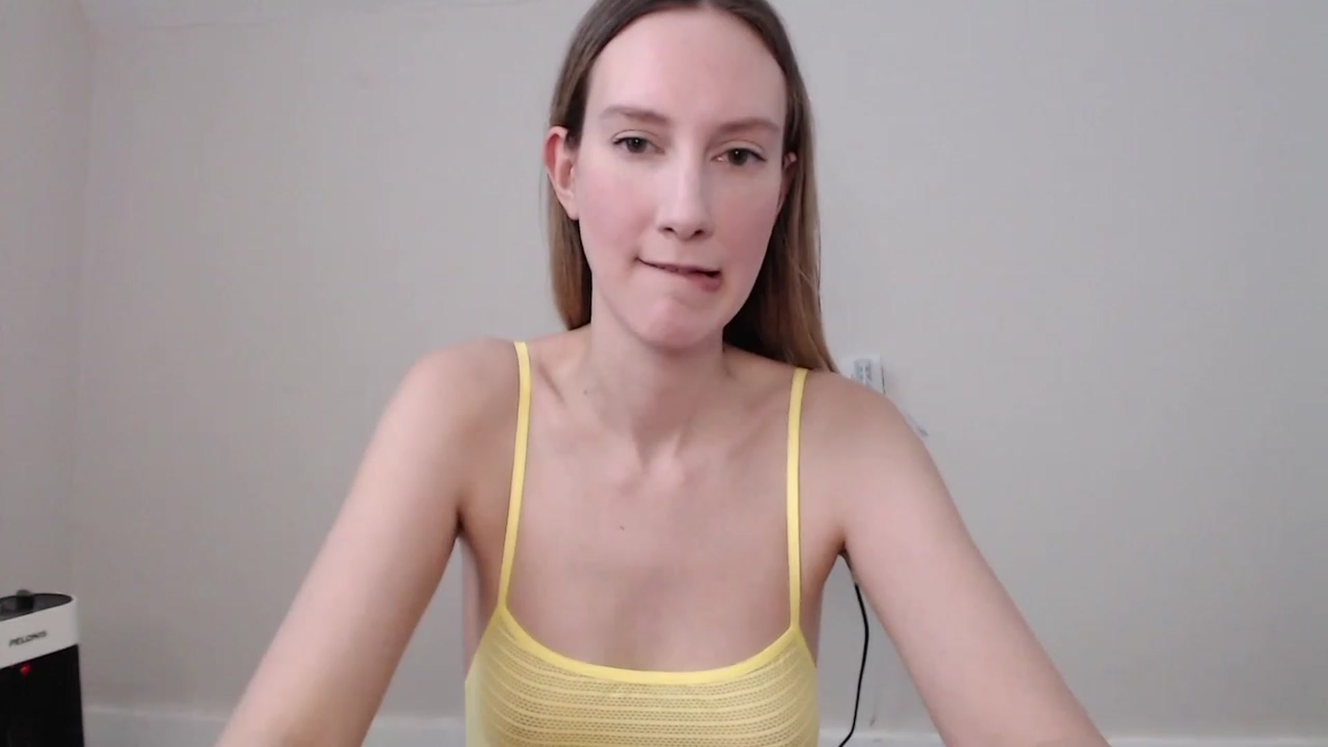 Gallery image thumbnail from Strwberrymoon's myfreecams stream on, 01/30/2023, 22:17 image 18 of 20