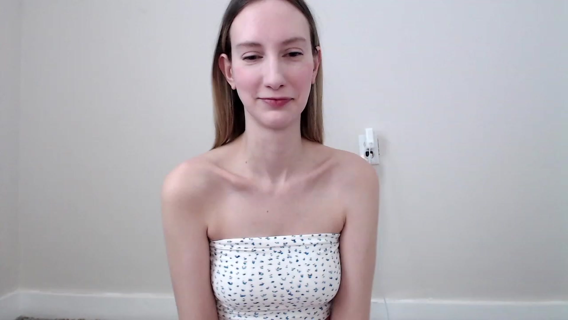 Gallery image thumbnail from Strwberrymoon's myfreecams stream on, 02/11/2023, 20:33 image 5 of 20