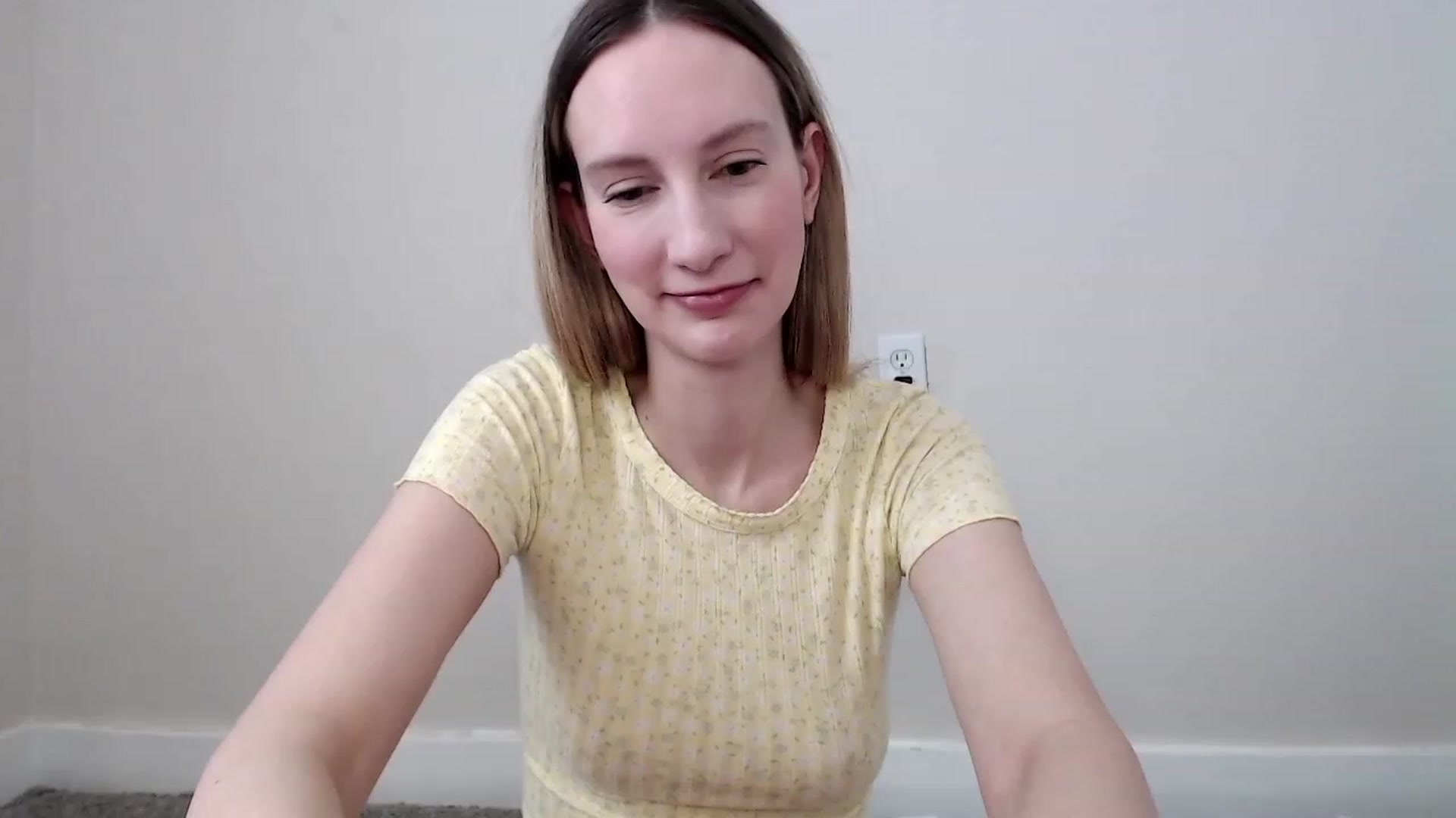Gallery image thumbnail from Strwberrymoon's myfreecams stream on, 02/13/2023, 21:47 image 3 of 20
