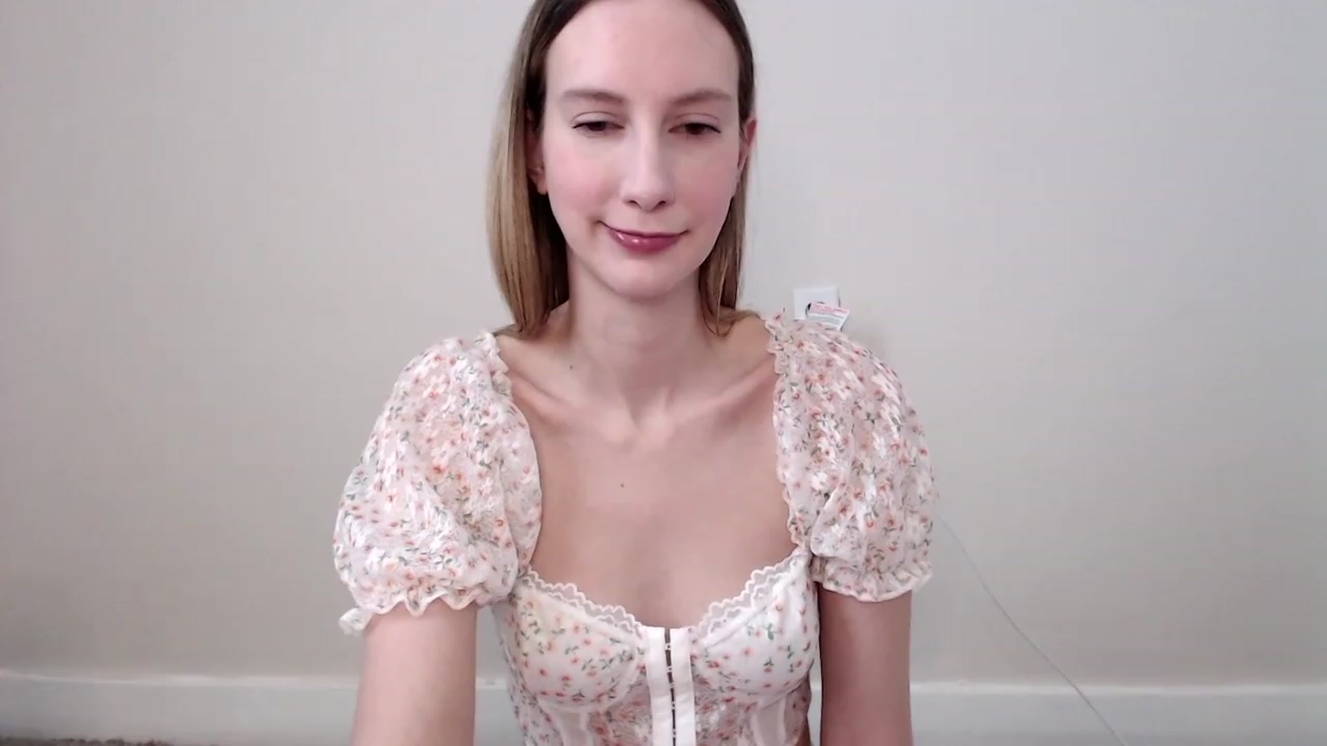 Gallery image thumbnail from Strwberrymoon's myfreecams stream on, 02/15/2023, 21:02 image 17 of 20