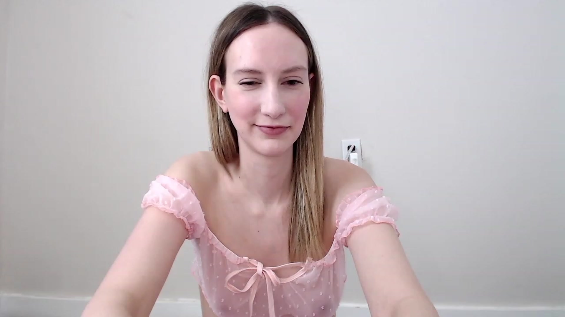 Gallery image thumbnail from Strwberrymoon's myfreecams stream on, 02/20/2023, 20:55 image 19 of 20