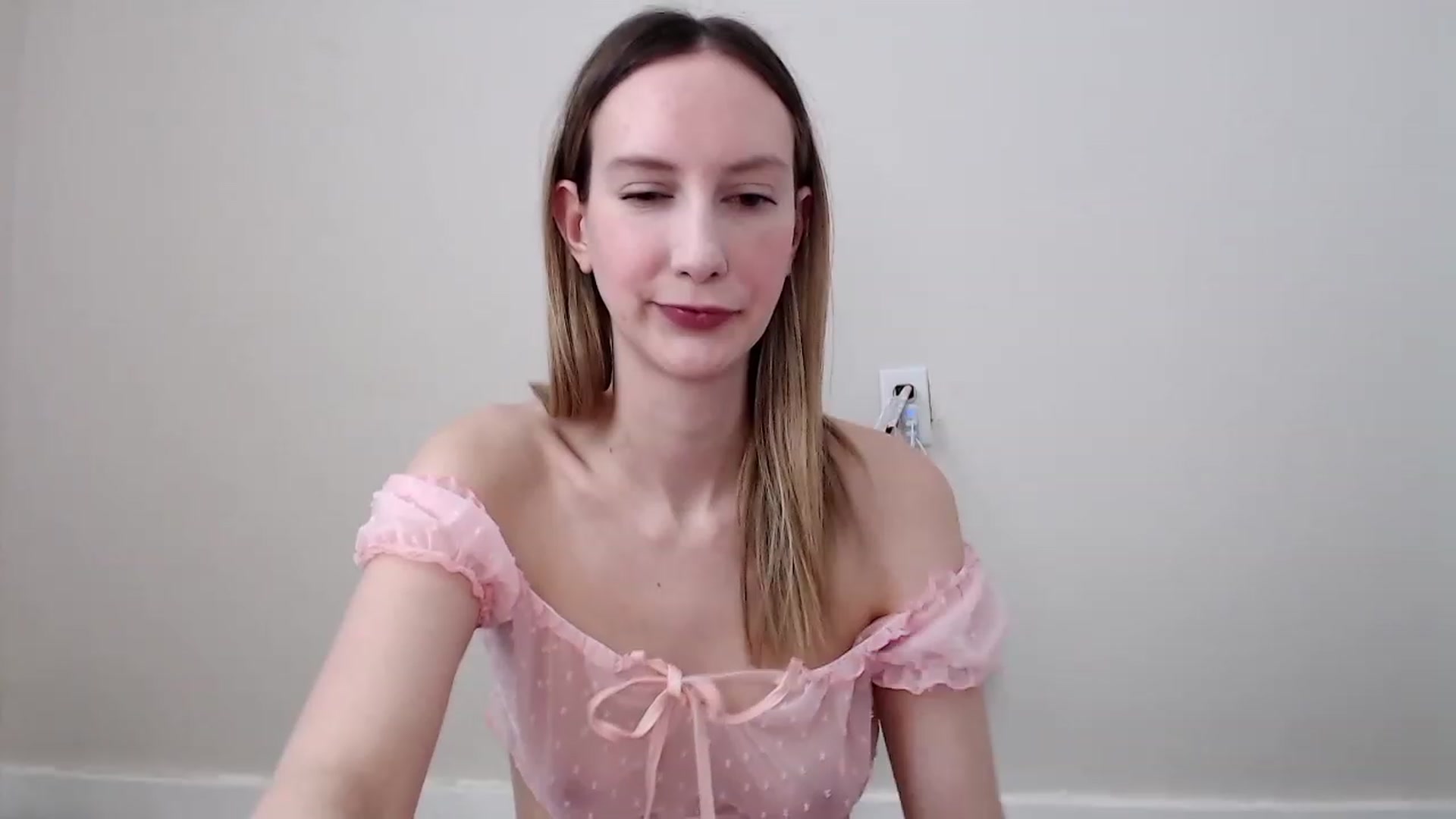 Gallery image thumbnail from Strwberrymoon's myfreecams stream on, 02/20/2023, 20:55 image 10 of 20