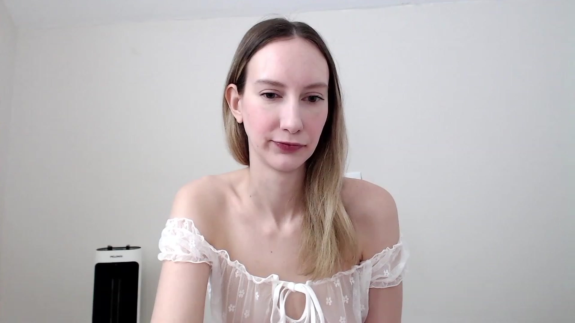 Gallery image thumbnail from Strwberrymoon's myfreecams stream on, 02/26/2023, 16:50 image 1 of 20