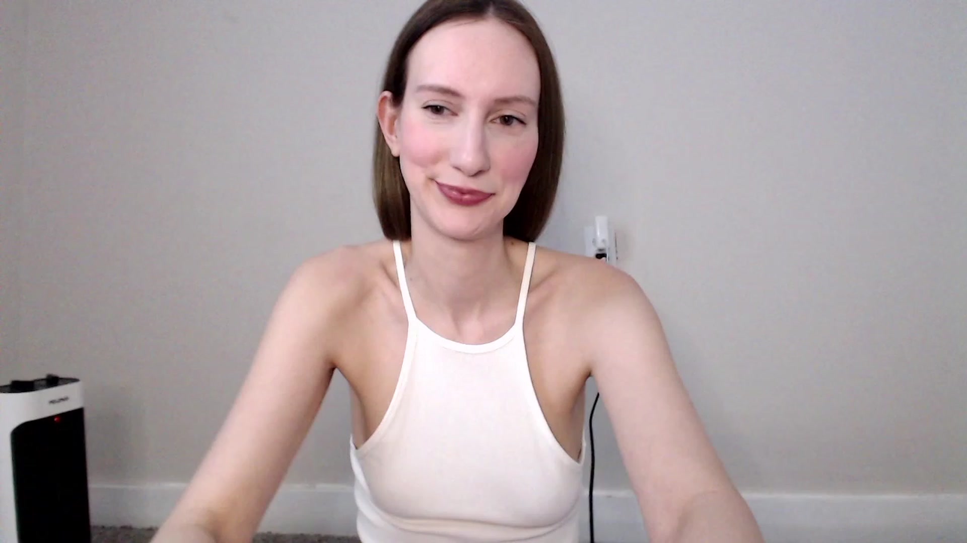 Gallery image thumbnail from Strwberrymoon's myfreecams stream on, 03/22/2023, 24:41 image 6 of 20