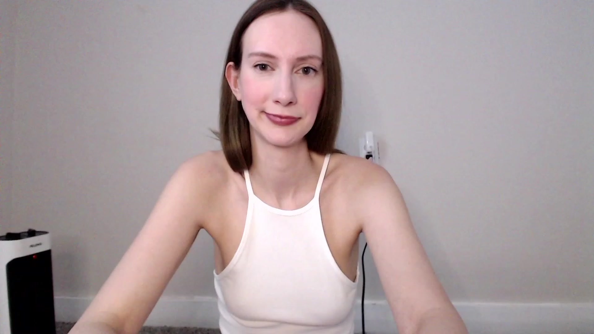 Gallery image thumbnail from Strwberrymoon's myfreecams stream on, 03/22/2023, 24:41 image 9 of 20