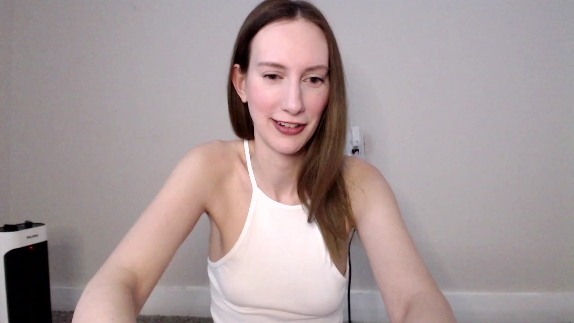 Gallery image thumbnail from Strwberrymoon's myfreecams stream on, 03/22/2023, 24:41 image 17 of 20