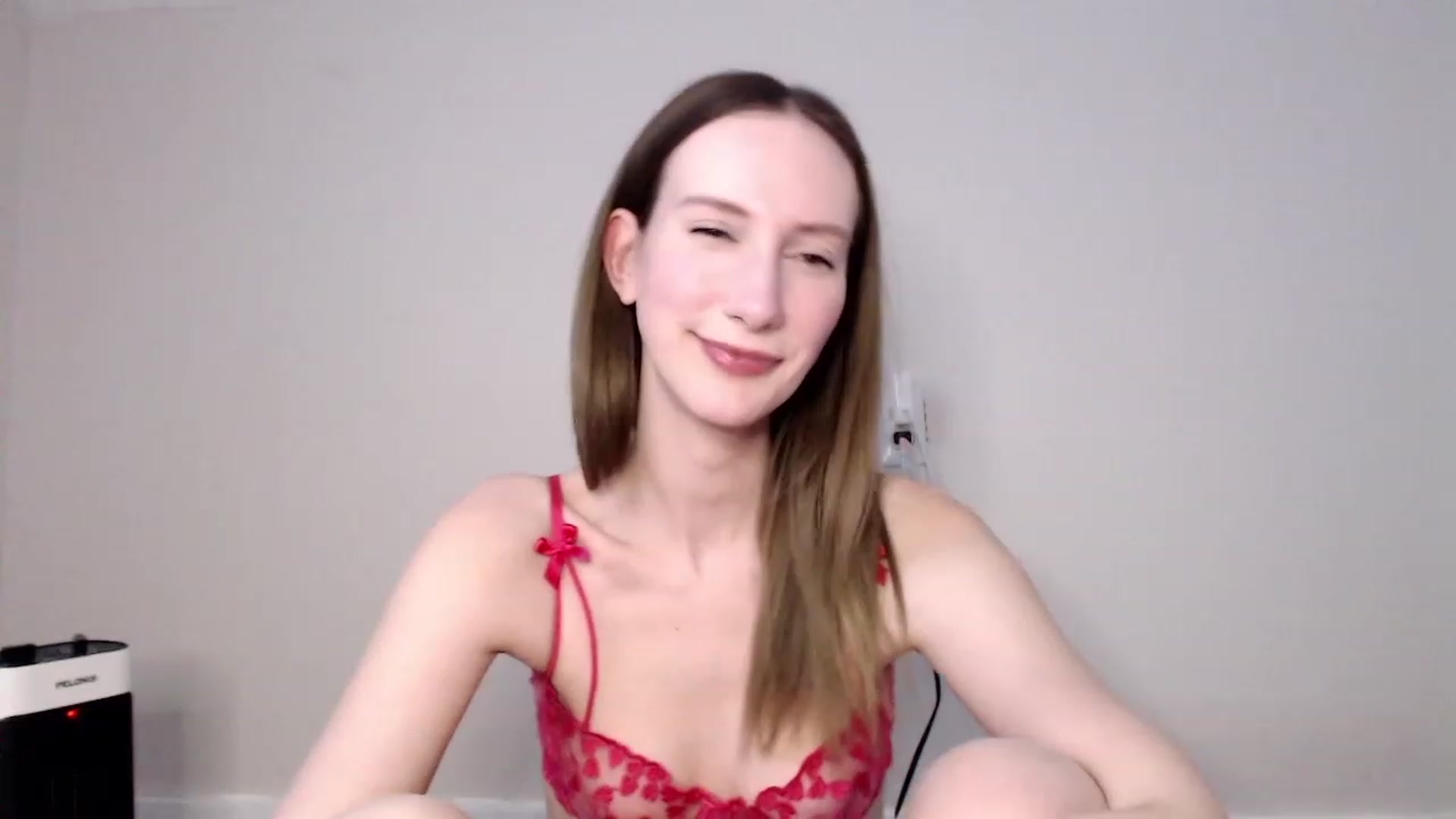 Gallery image thumbnail from Strwberrymoon's myfreecams stream on, 04/01/2023, 01:53 image 8 of 20