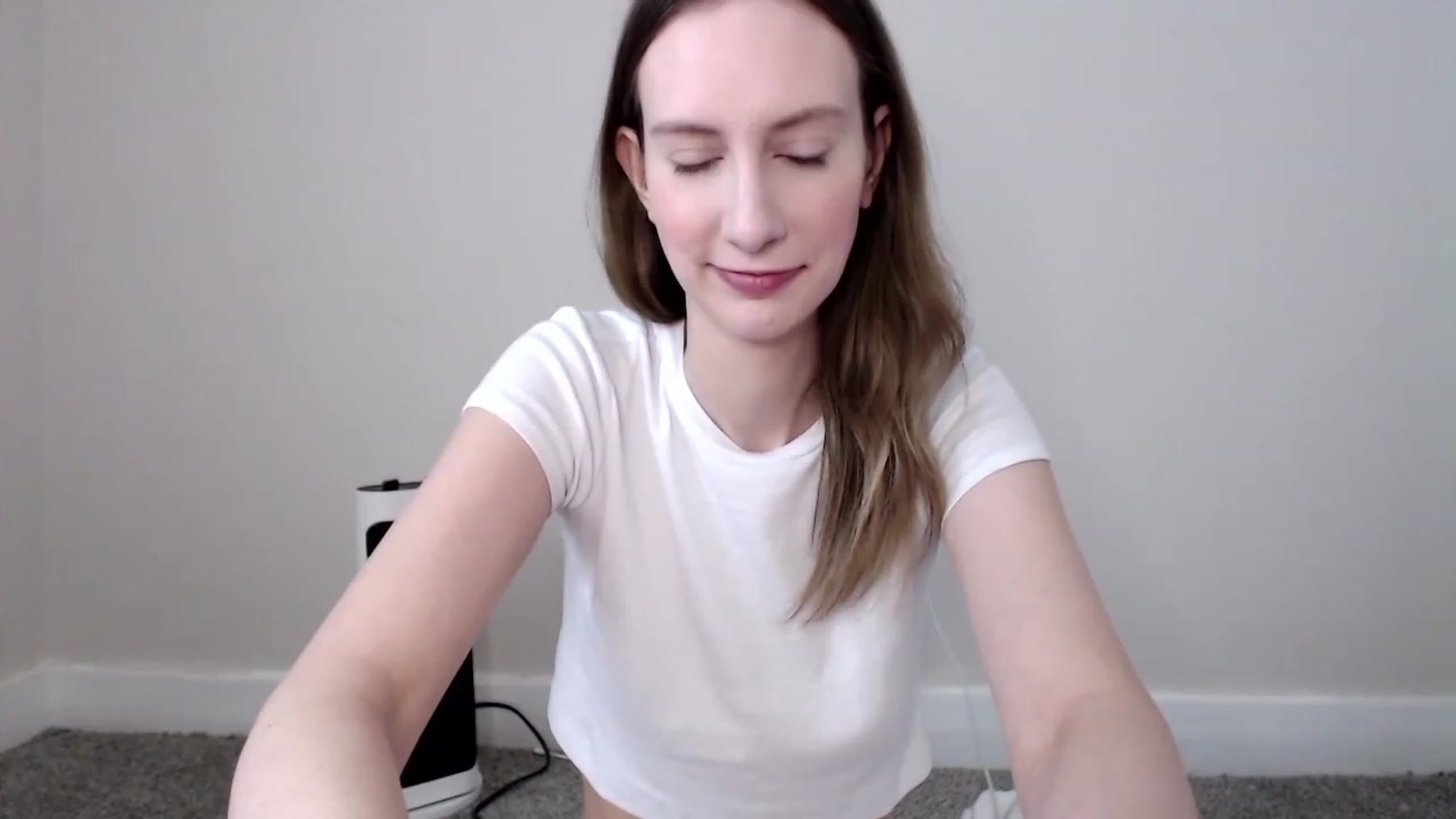 Gallery image thumbnail from Strwberrymoon's myfreecams stream on, 05/06/2023, 17:58 image 16 of 20
