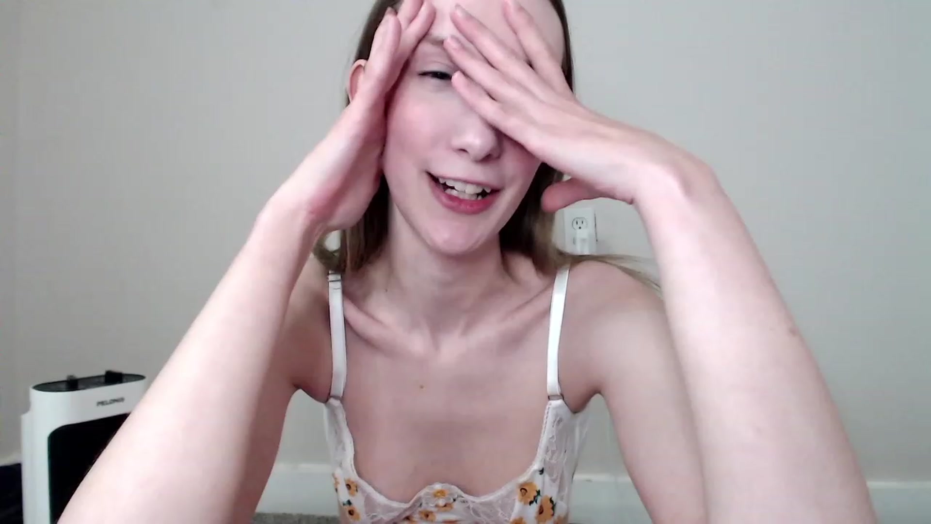 Gallery image thumbnail from Strwberrymoon's myfreecams stream on, 05/15/2023, 24:56 image 15 of 20