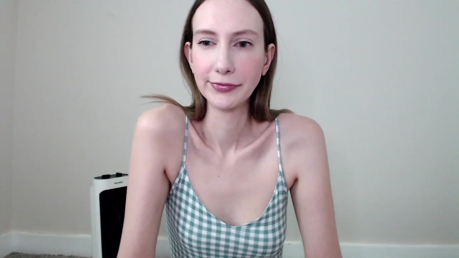 Gallery image thumbnail from Strwberrymoon's myfreecams stream on, 05/20/2023, 21:05 image 10 of 20