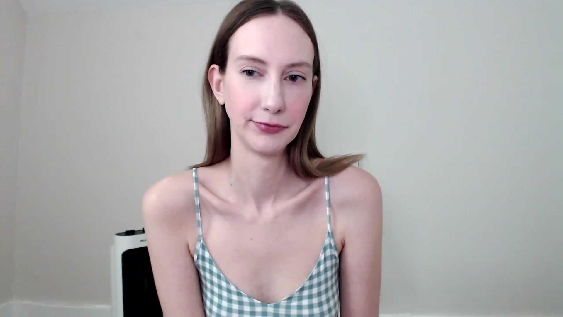 Gallery image thumbnail from Strwberrymoon's myfreecams stream on, 05/20/2023, 21:05 image 3 of 20
