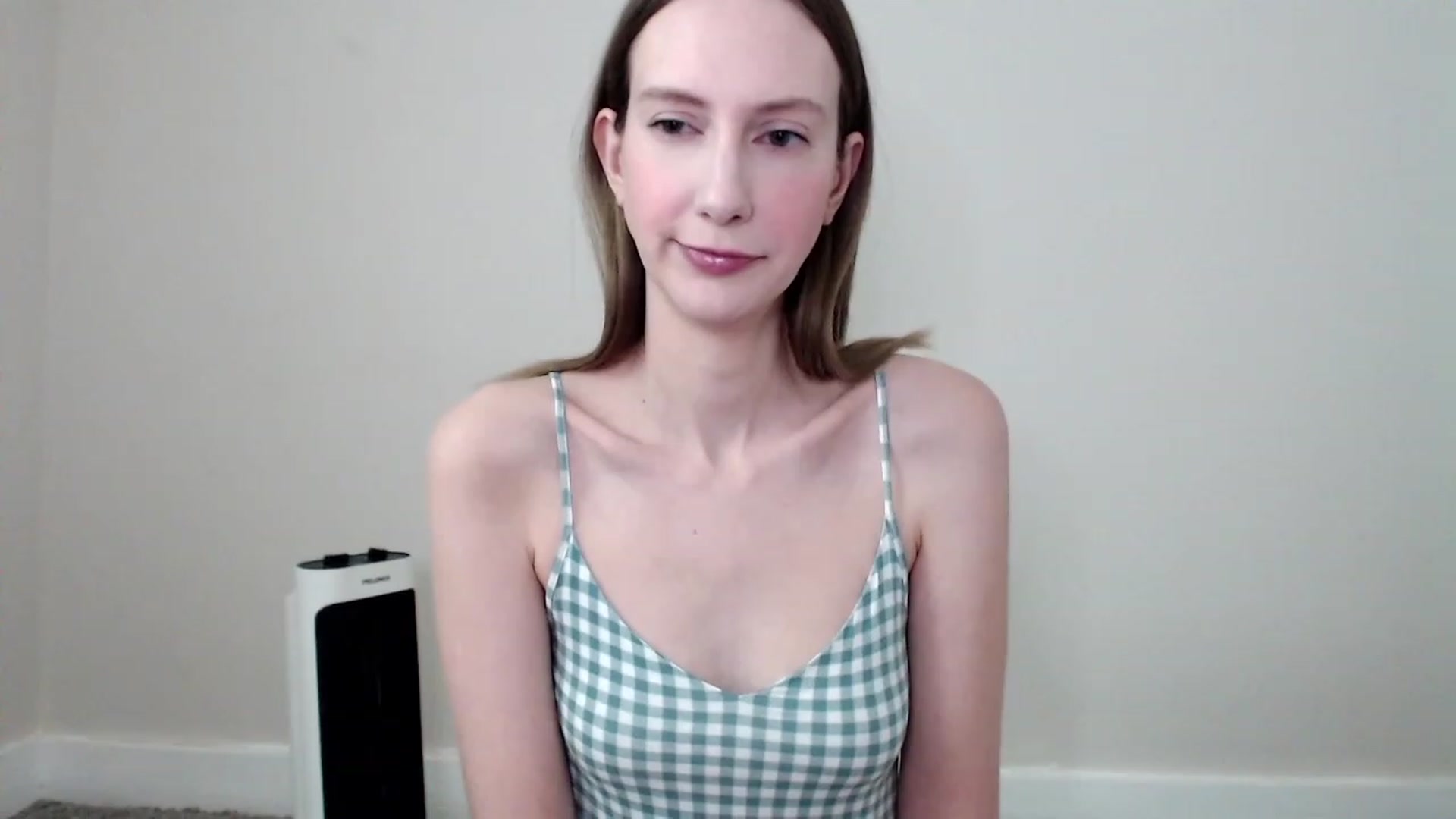 Gallery image thumbnail from Strwberrymoon's myfreecams stream on, 05/20/2023, 21:05 image 13 of 20