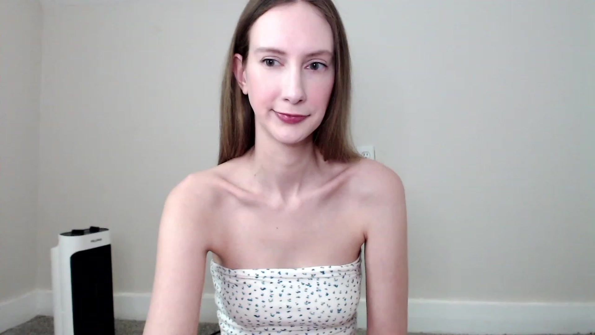 Gallery image thumbnail from Strwberrymoon's myfreecams stream on, 05/21/2023, 20:38 image 15 of 20