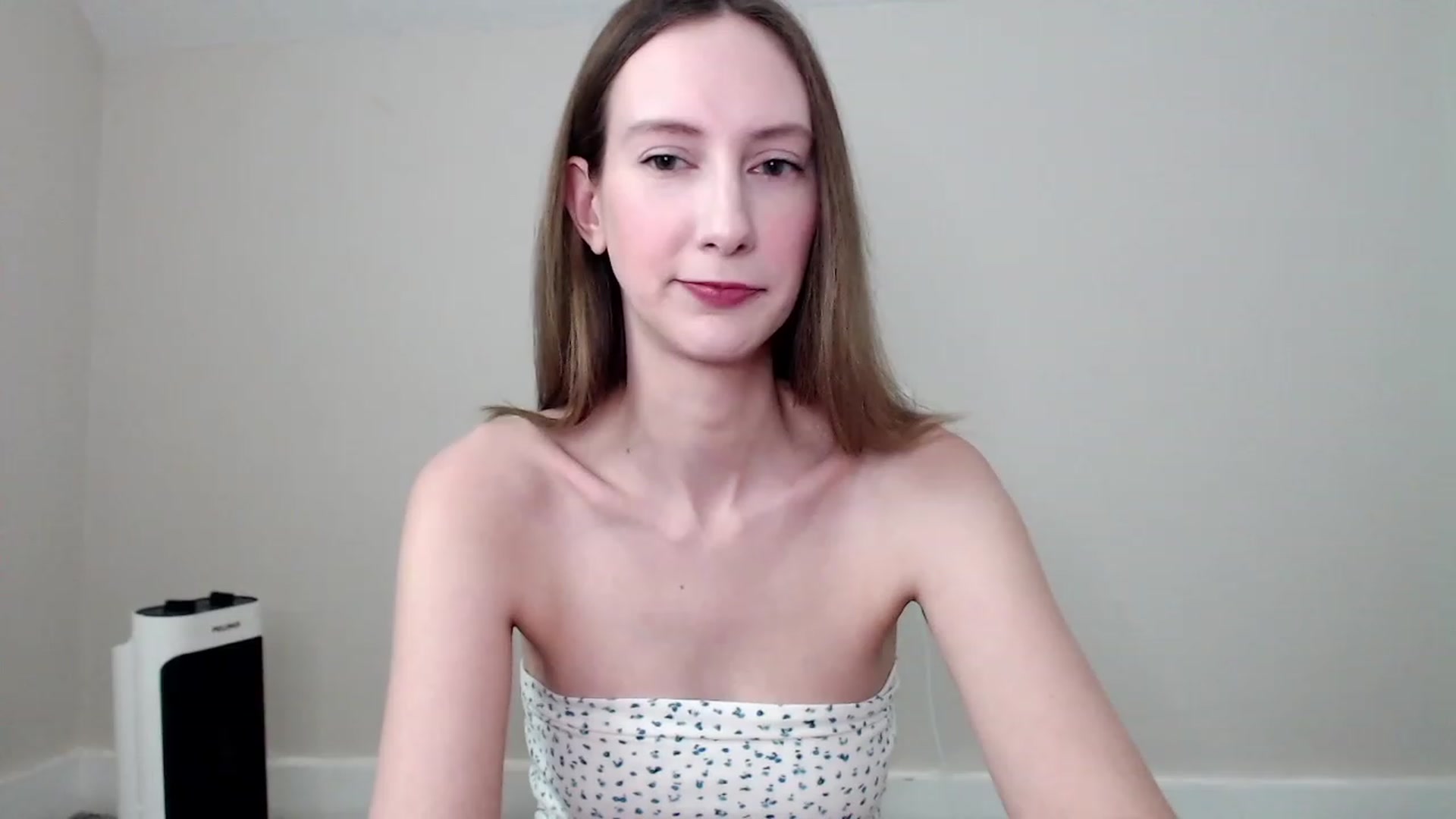 Gallery image thumbnail from Strwberrymoon's myfreecams stream on, 05/21/2023, 20:38 image 4 of 20