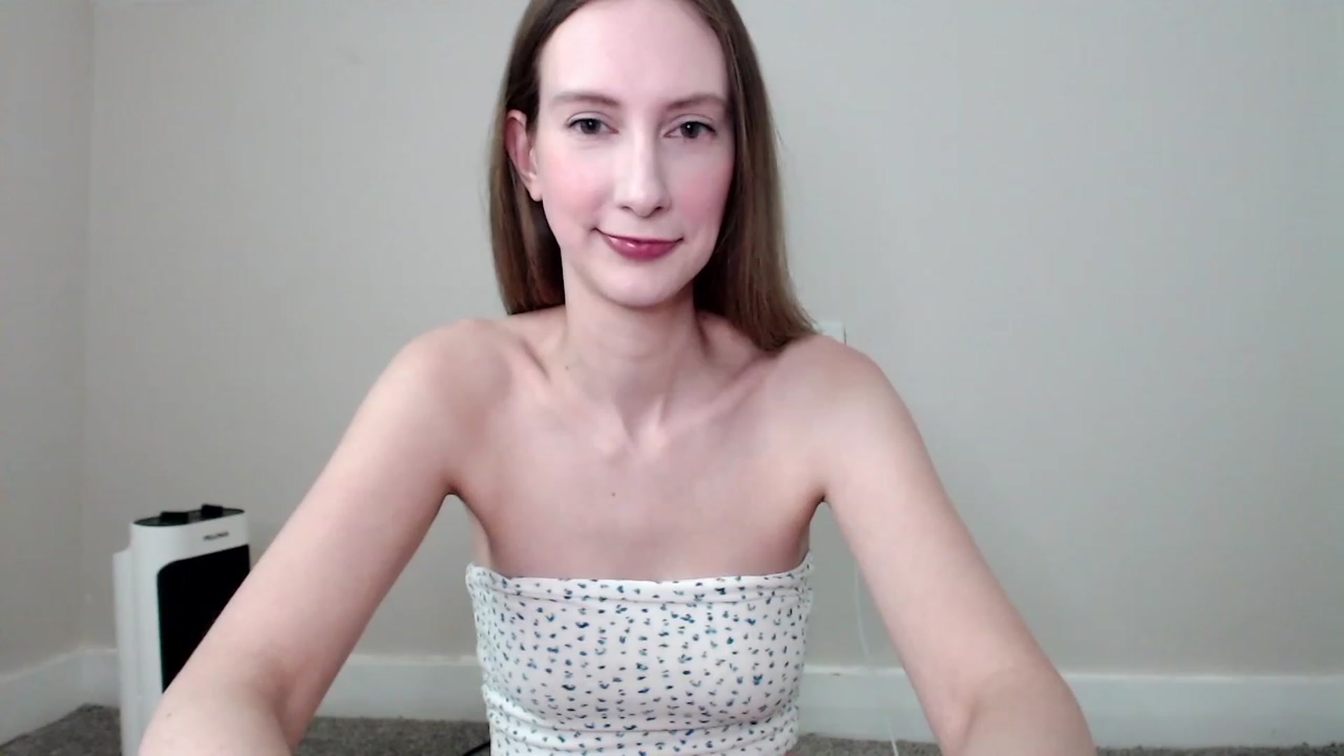 Gallery image thumbnail from Strwberrymoon's myfreecams stream on, 05/21/2023, 20:38 image 14 of 20