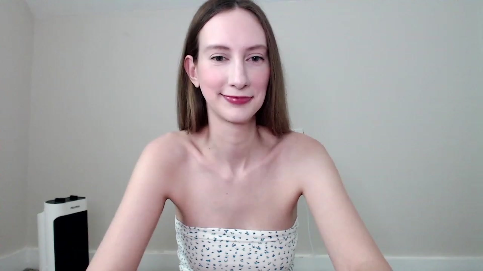 Gallery image thumbnail from Strwberrymoon's myfreecams stream on, 05/21/2023, 20:38 image 3 of 20