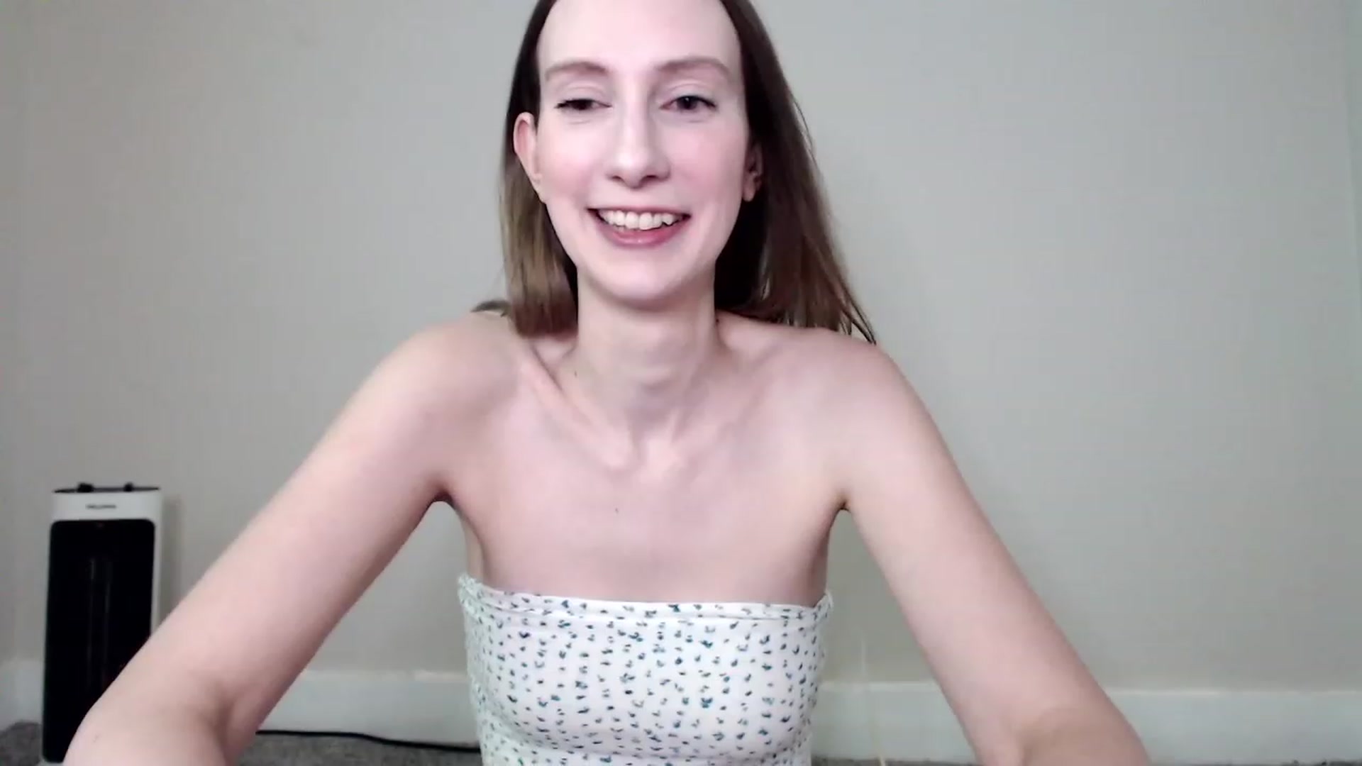 Gallery image thumbnail from Strwberrymoon's myfreecams stream on, 06/10/2023, 24:10 image 12 of 20