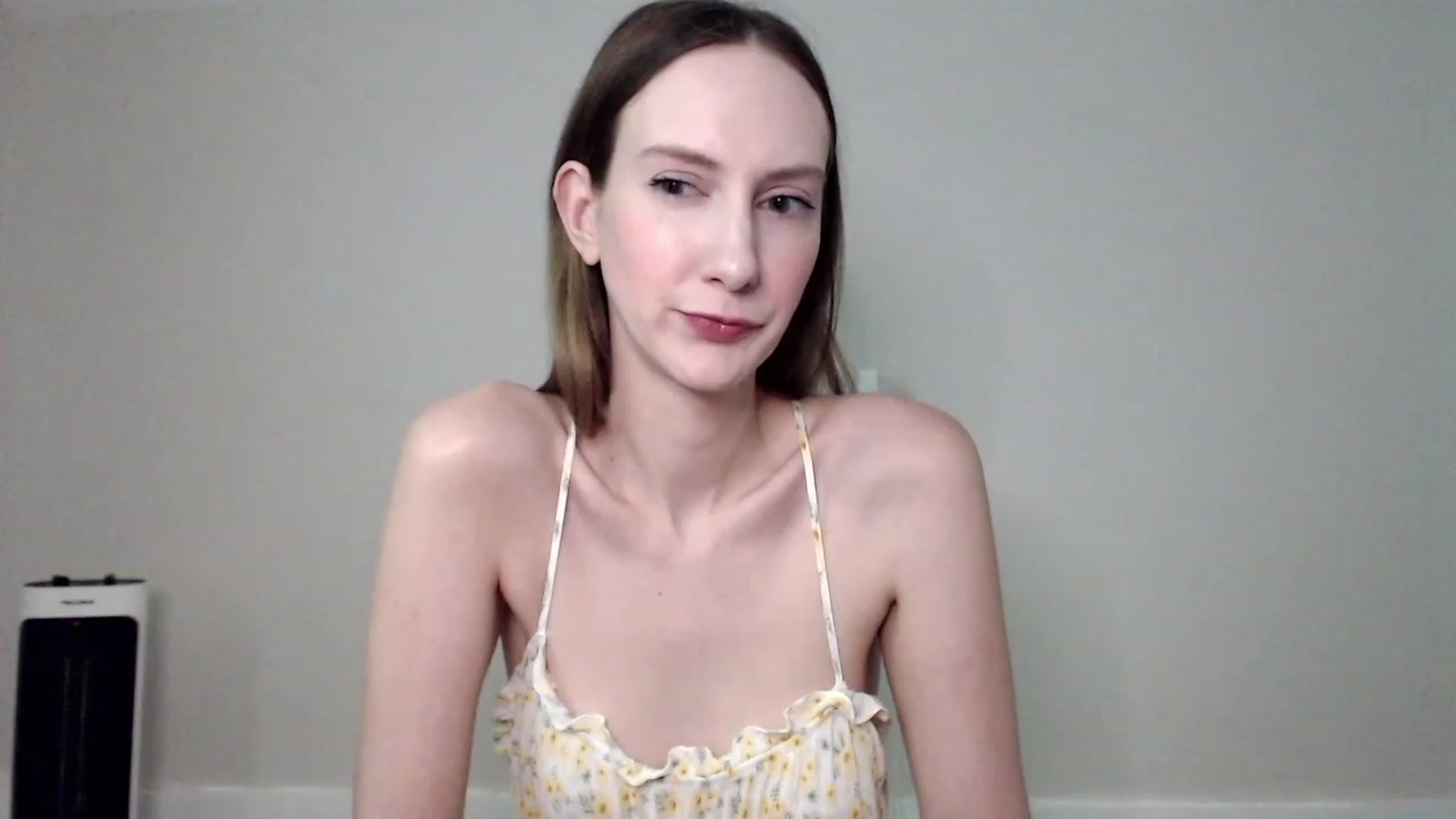 Gallery image thumbnail from Strwberrymoon's myfreecams stream on, 06/12/2023, 23:15 image 11 of 20