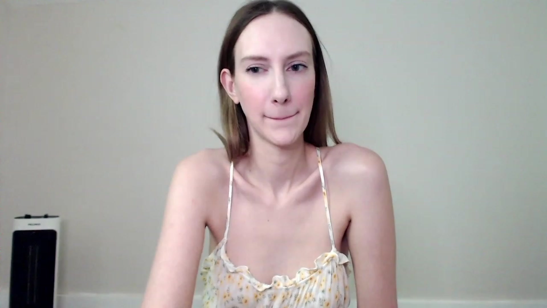 Gallery image thumbnail from Strwberrymoon's myfreecams stream on, 06/12/2023, 23:15 image 7 of 20