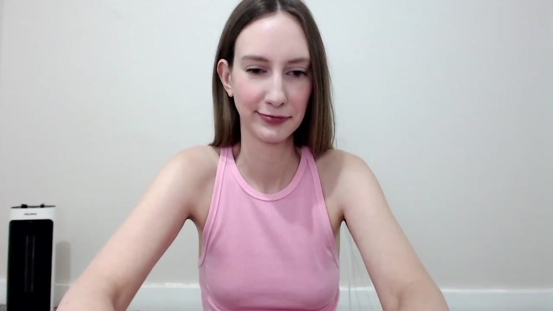 Gallery image thumbnail from Strwberrymoon's myfreecams stream on, 07/03/2023, 22:43 image 18 of 20