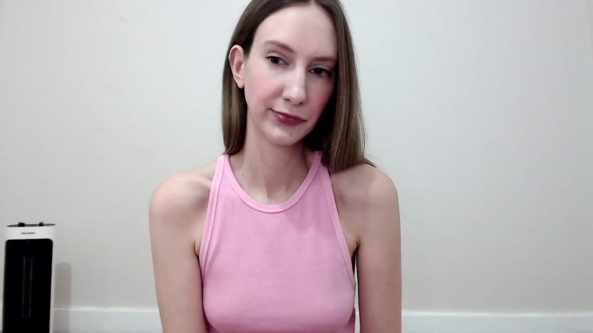Gallery image thumbnail from Strwberrymoon's myfreecams stream on, 07/03/2023, 22:43 image 13 of 20
