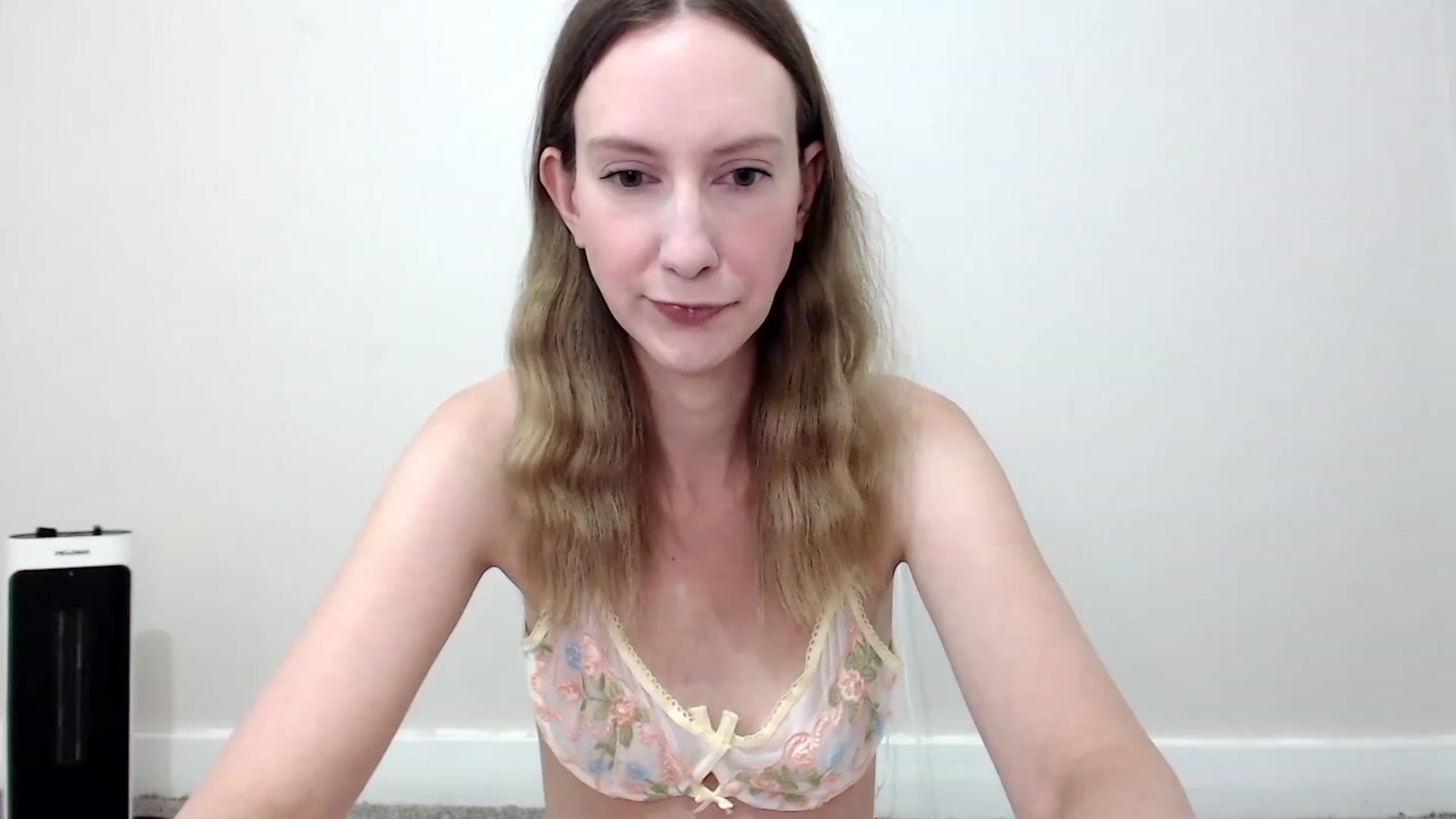 Gallery image thumbnail from Strwberrymoon's myfreecams stream on, 07/28/2023, 18:39 image 1 of 20