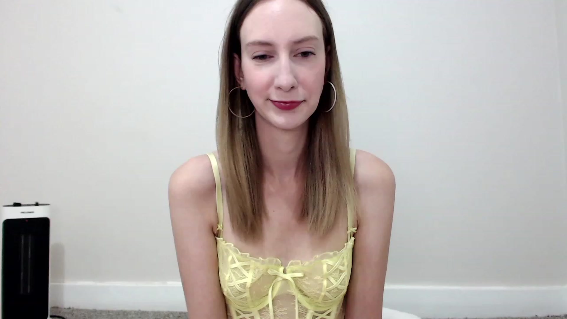 Gallery image thumbnail from Strwberrymoon's myfreecams stream on, 07/29/2023, 19:18 image 3 of 20