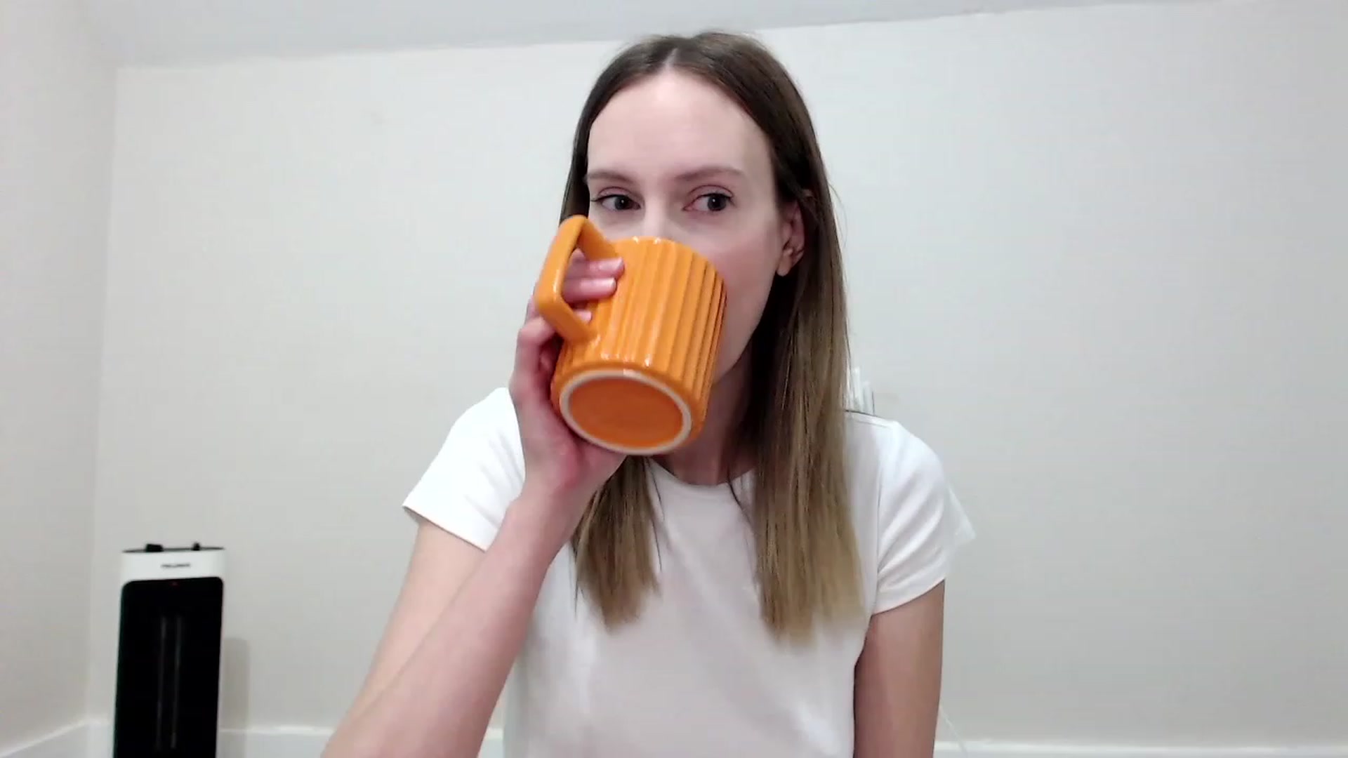 Gallery image thumbnail from Strwberrymoon's myfreecams stream on, 08/10/2023, 19:26 image 5 of 20