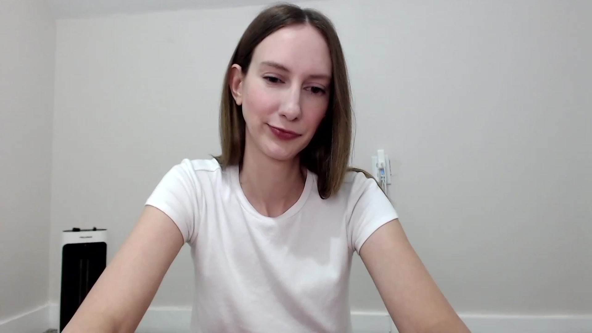 Gallery image thumbnail from Strwberrymoon's myfreecams stream on, 08/10/2023, 22:37 image 19 of 20