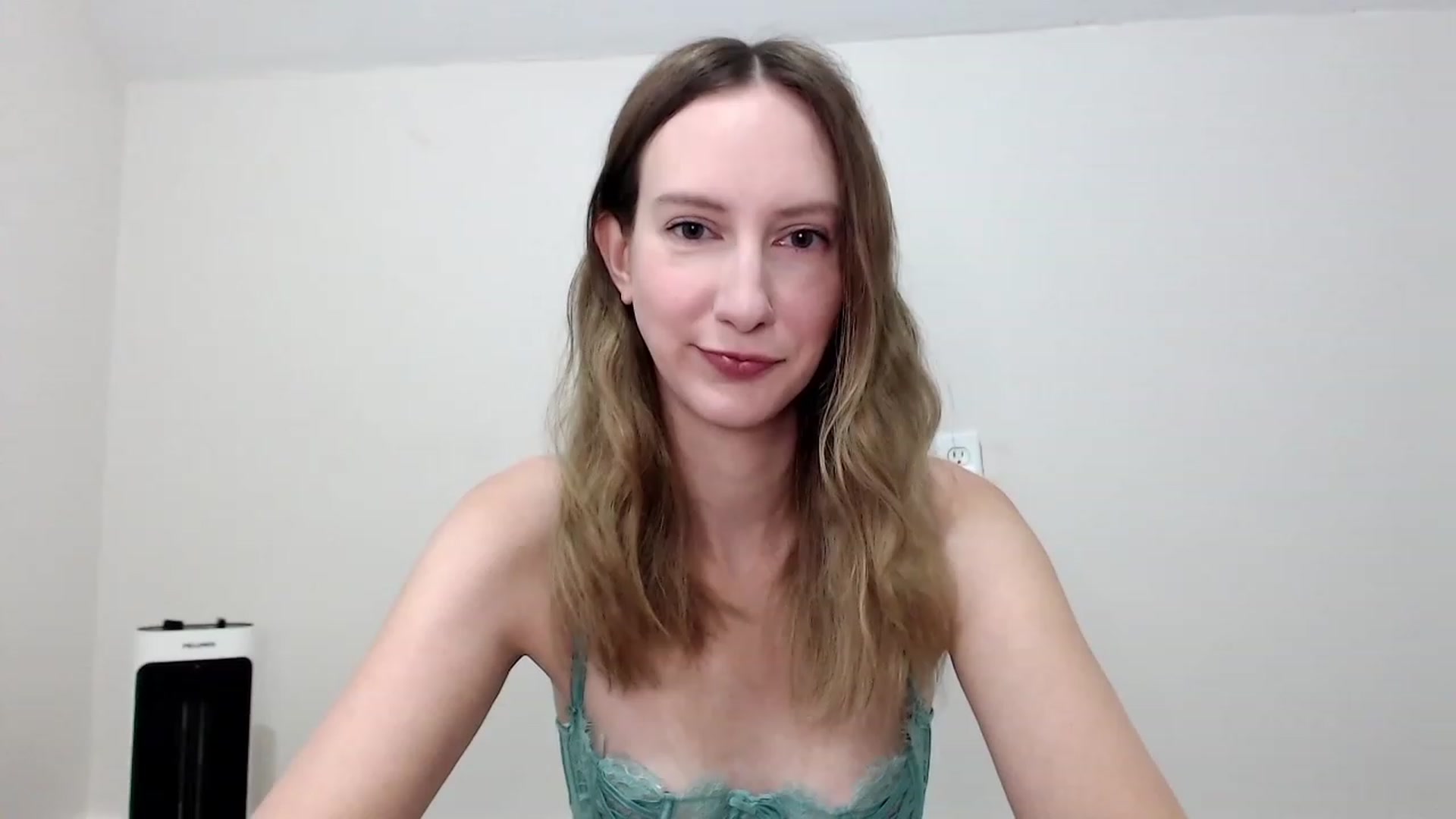 Gallery image thumbnail from Strwberrymoon's myfreecams stream on, 08/23/2023, 18:37 image 1 of 20