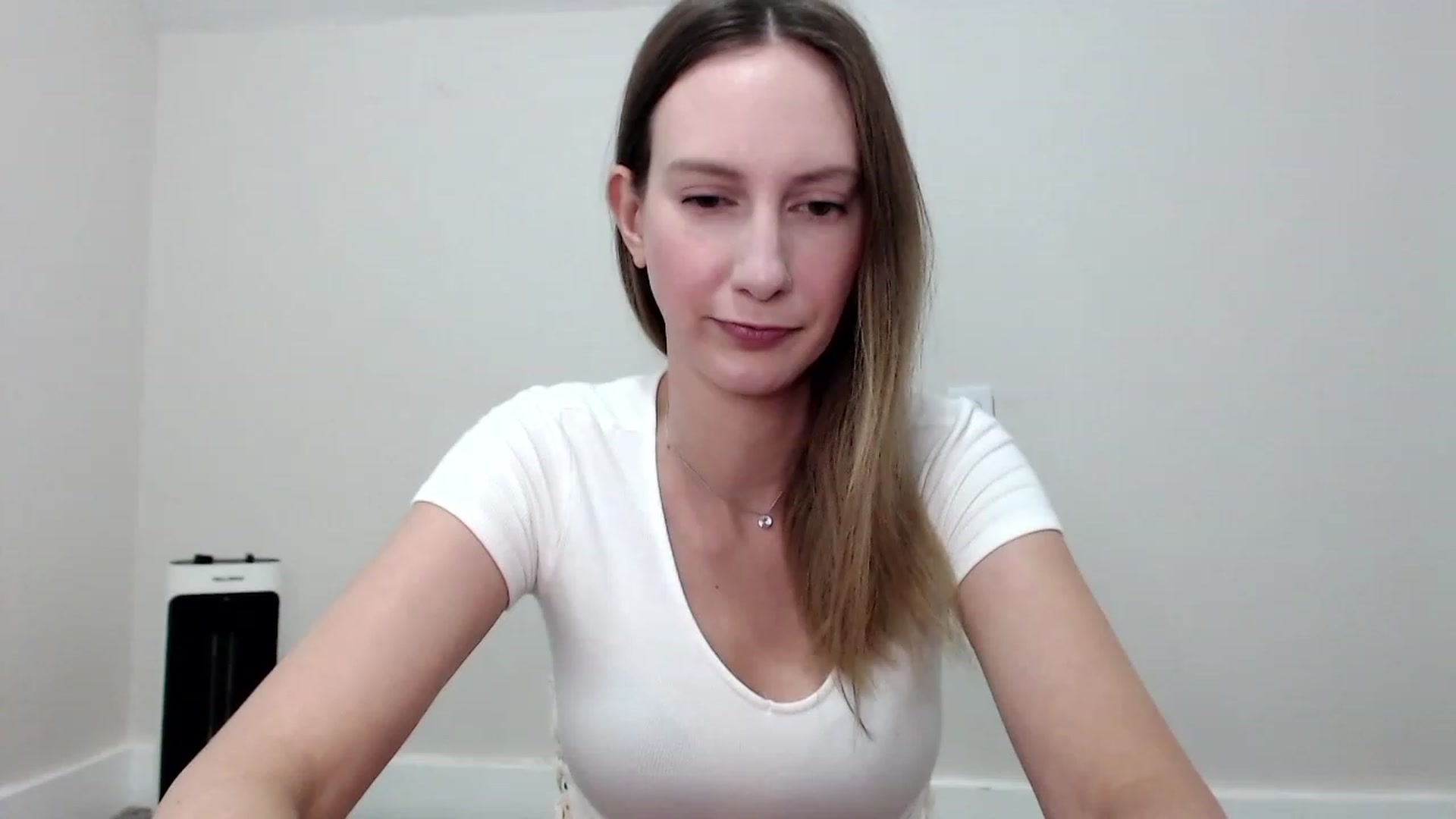 Gallery image thumbnail from Strwberrymoon's myfreecams stream on, 08/30/2023, 23:32 image 1 of 20