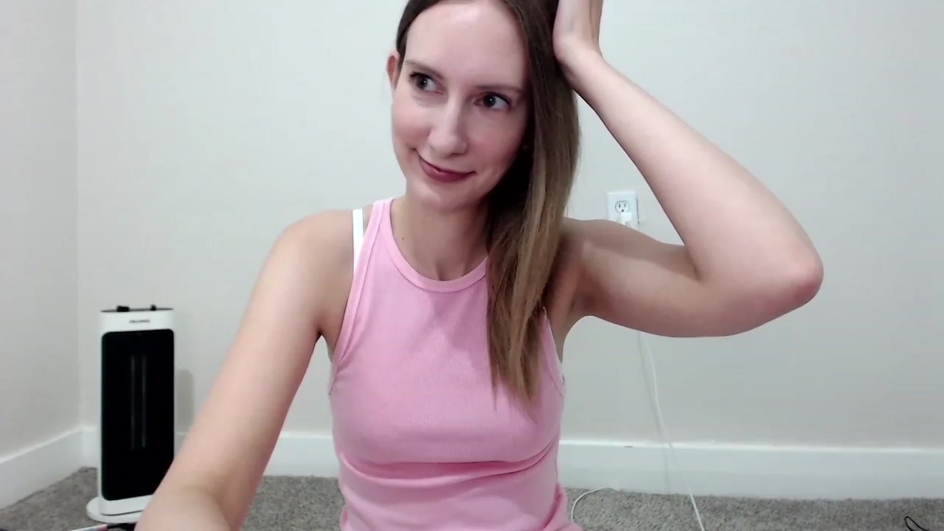 Gallery image thumbnail from Strwberrymoon's myfreecams stream on, 09/01/2023, 22:37 image 12 of 20