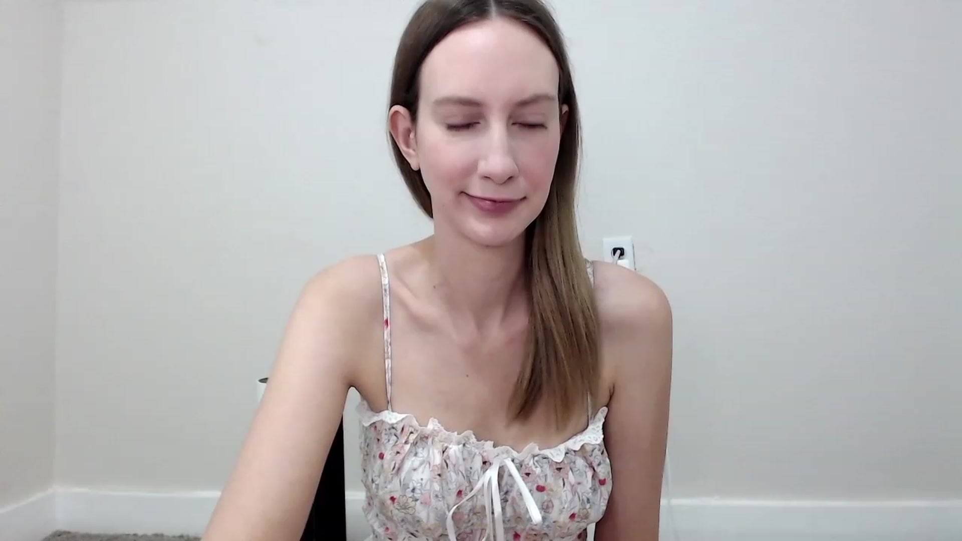Gallery image thumbnail from Strwberrymoon's myfreecams stream on, 09/20/2023, 19:20 image 20 of 20