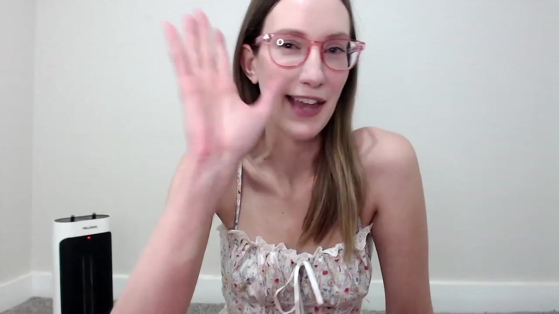 Gallery image thumbnail from Strwberrymoon's myfreecams stream on, 09/20/2023, 23:25 image 18 of 20
