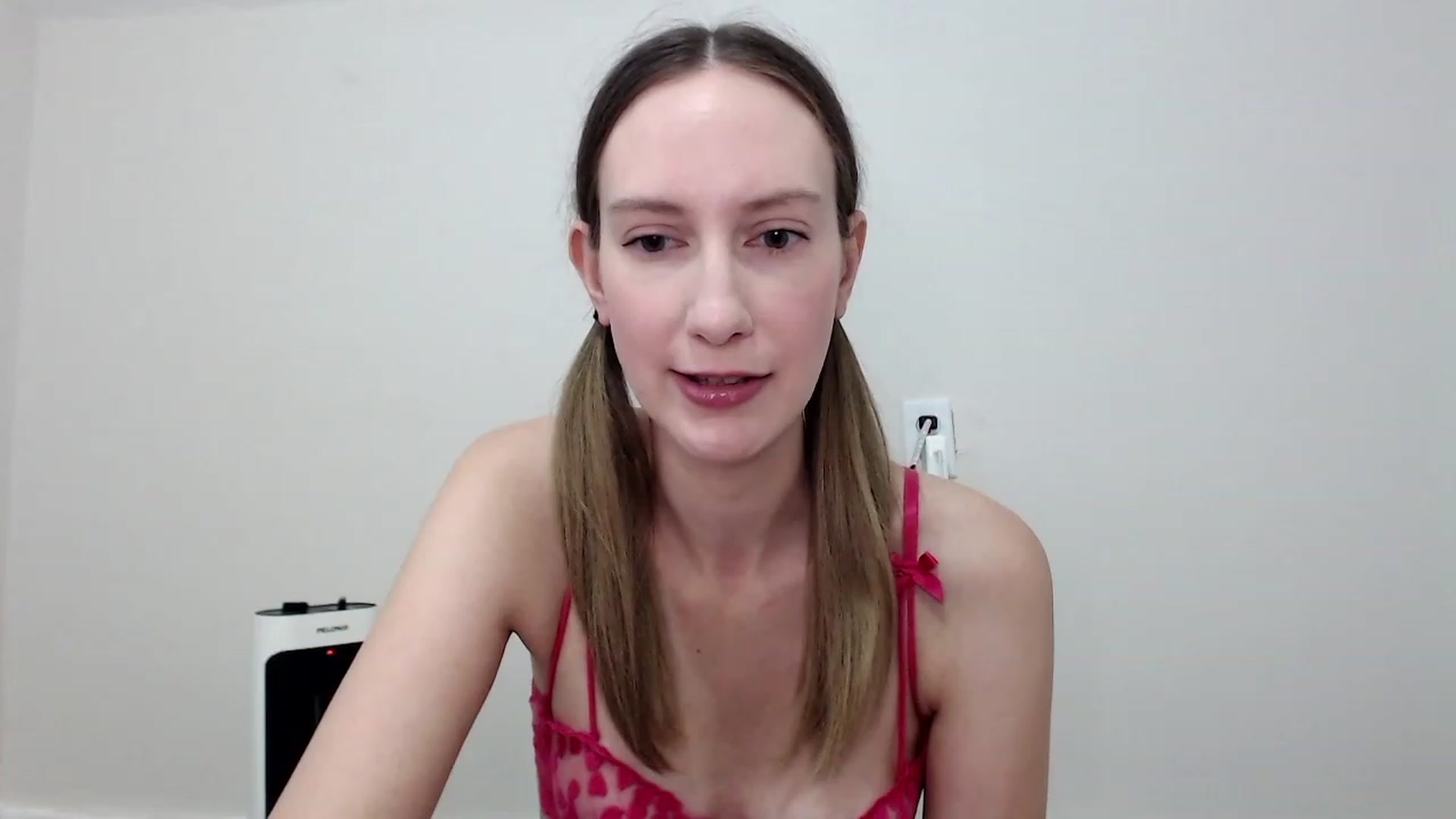 Gallery image thumbnail from Strwberrymoon's myfreecams stream on, 09/23/2023, 20:12 image 20 of 20