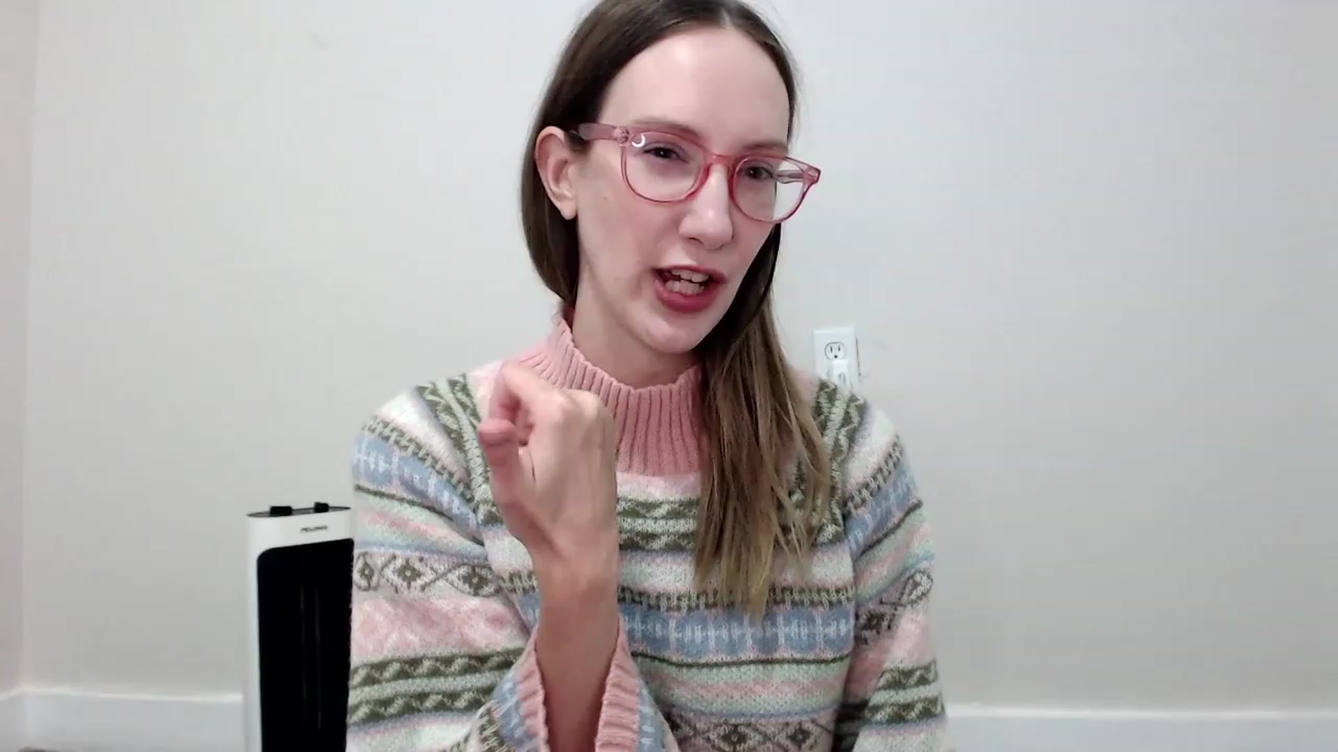 Gallery image thumbnail from Strwberrymoon's myfreecams stream on, 09/24/2023, 01:13 image 6 of 20