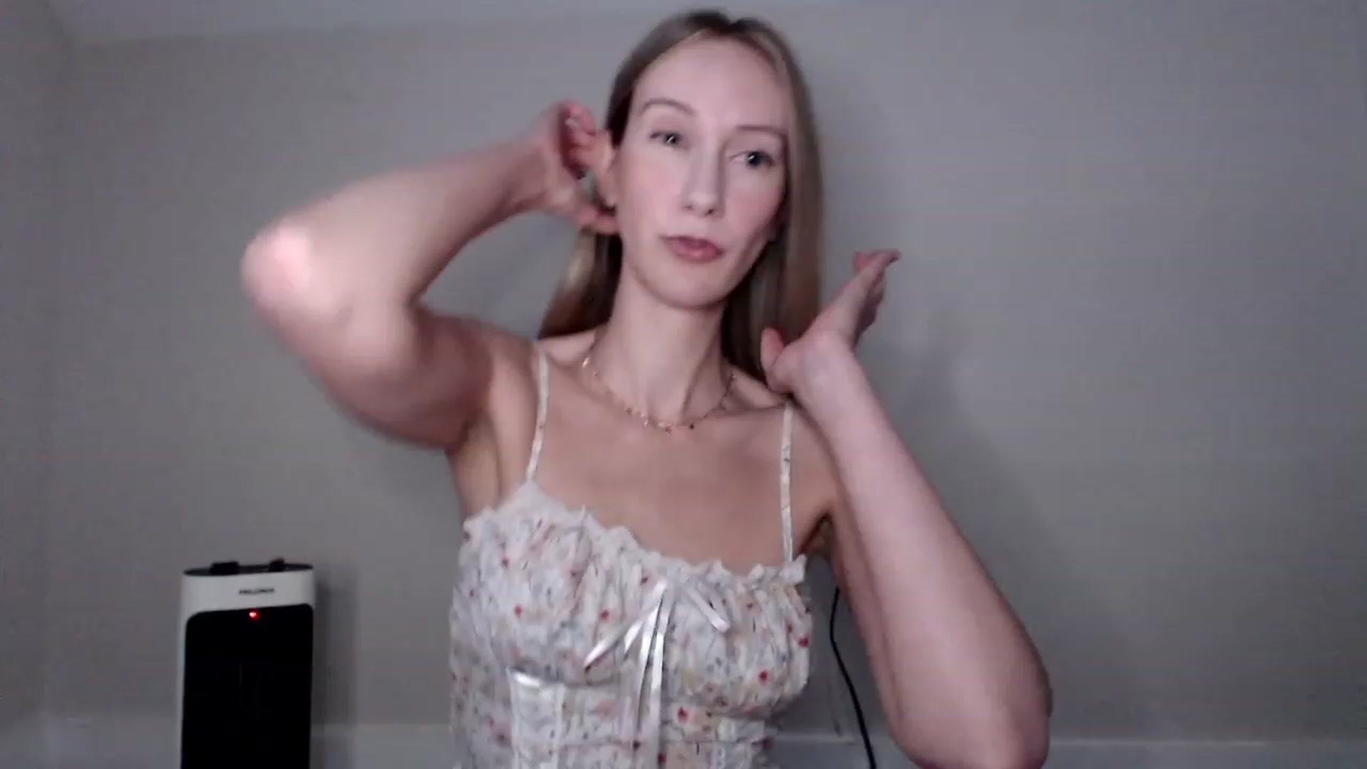 Gallery image thumbnail from Strwberrymoon's myfreecams stream on, 10/04/2023, 20:06 image 2 of 20