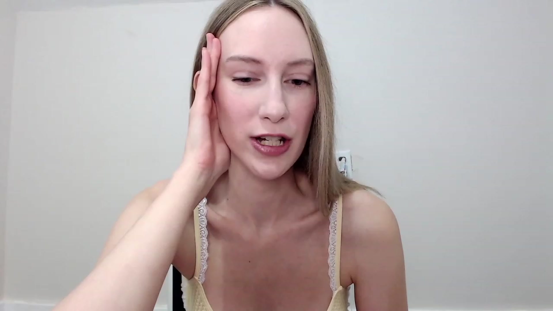 Gallery image thumbnail from Strwberrymoon's myfreecams stream on, 10/12/2023, 18:59 image 13 of 20