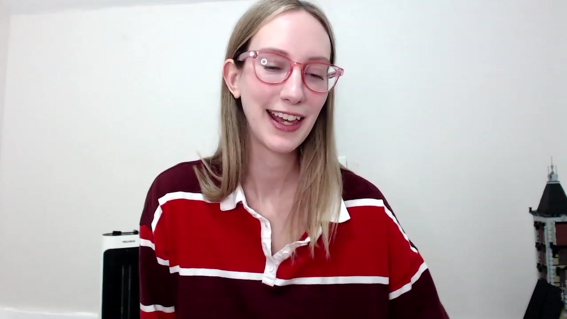 Gallery image thumbnail from Strwberrymoon's myfreecams stream on, 10/21/2023, 24:56 image 10 of 20