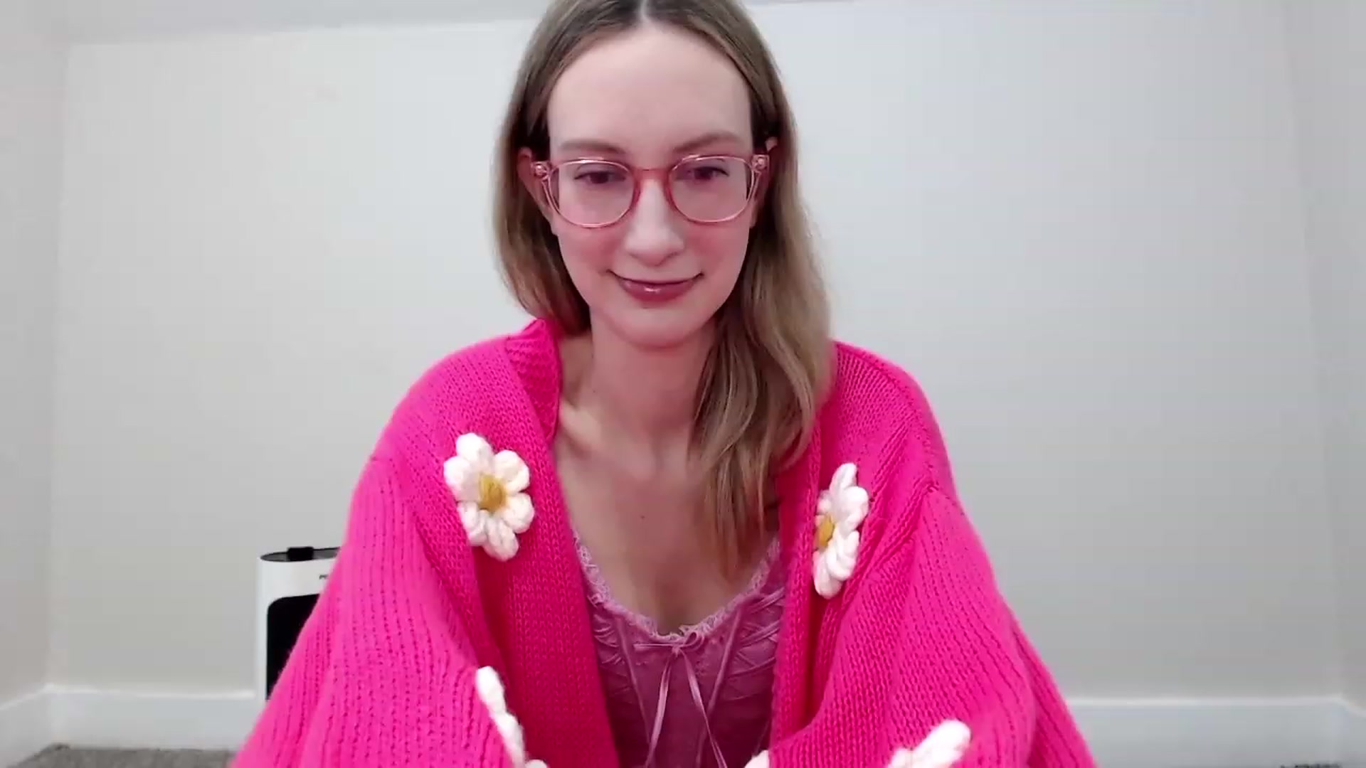Gallery image thumbnail from Strwberrymoon's myfreecams stream on, 11/18/2023, 20:19 image 15 of 20