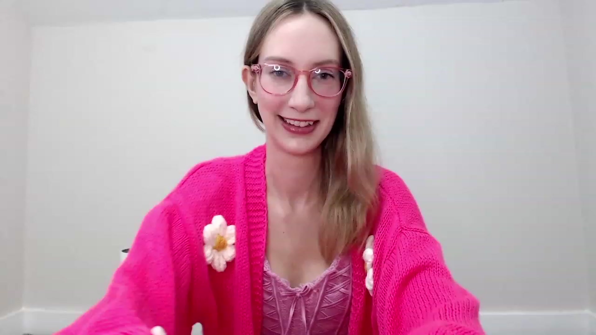 Gallery image thumbnail from Strwberrymoon's myfreecams stream on, 11/18/2023, 20:19 image 9 of 20