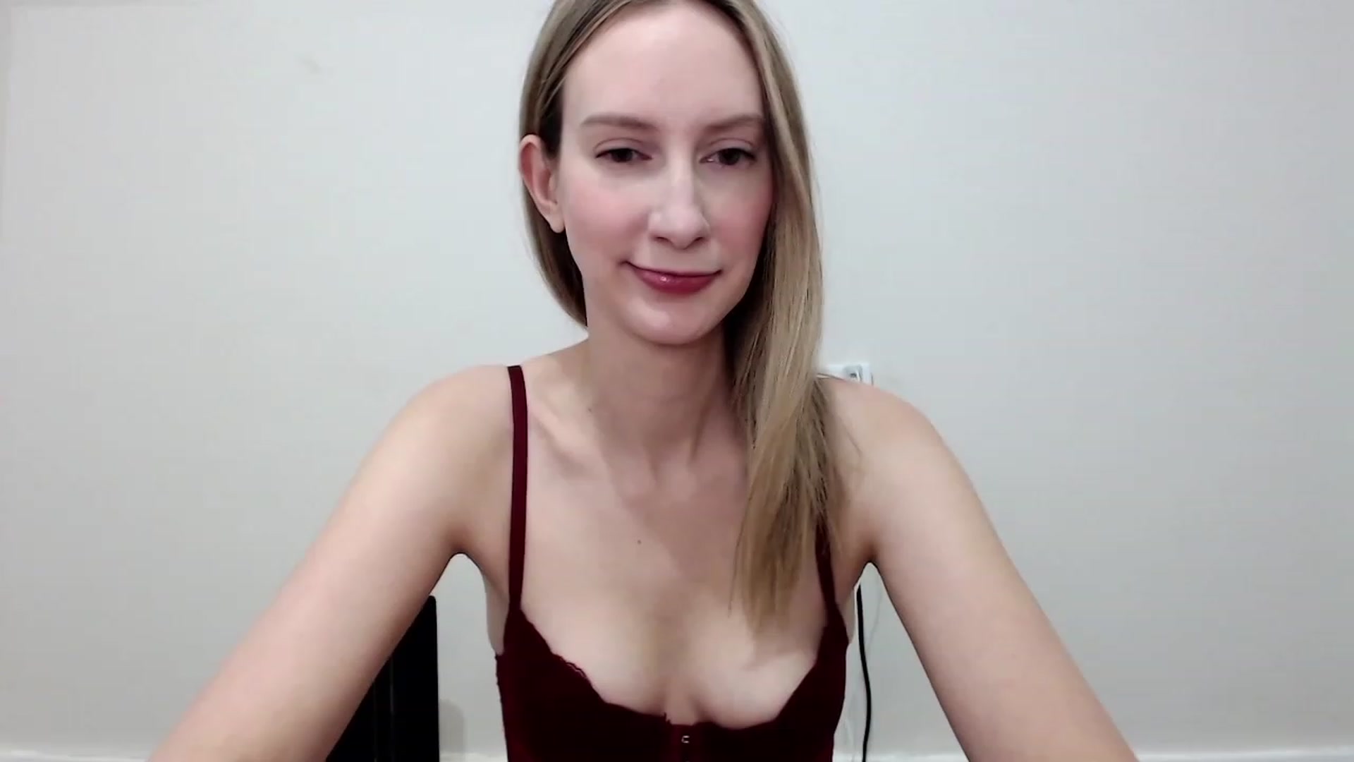 Gallery image thumbnail from Strwberrymoon's myfreecams stream on, 11/22/2023, 21:05 image 13 of 20