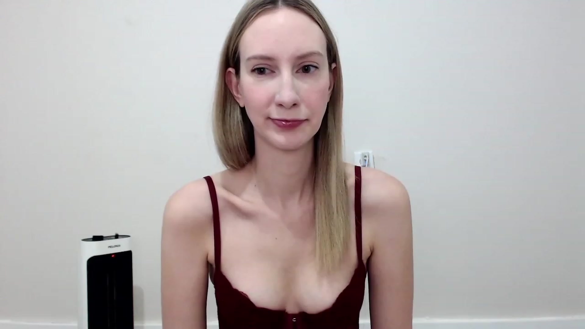 Gallery image thumbnail from Strwberrymoon's myfreecams stream on, 11/22/2023, 21:05 image 2 of 20