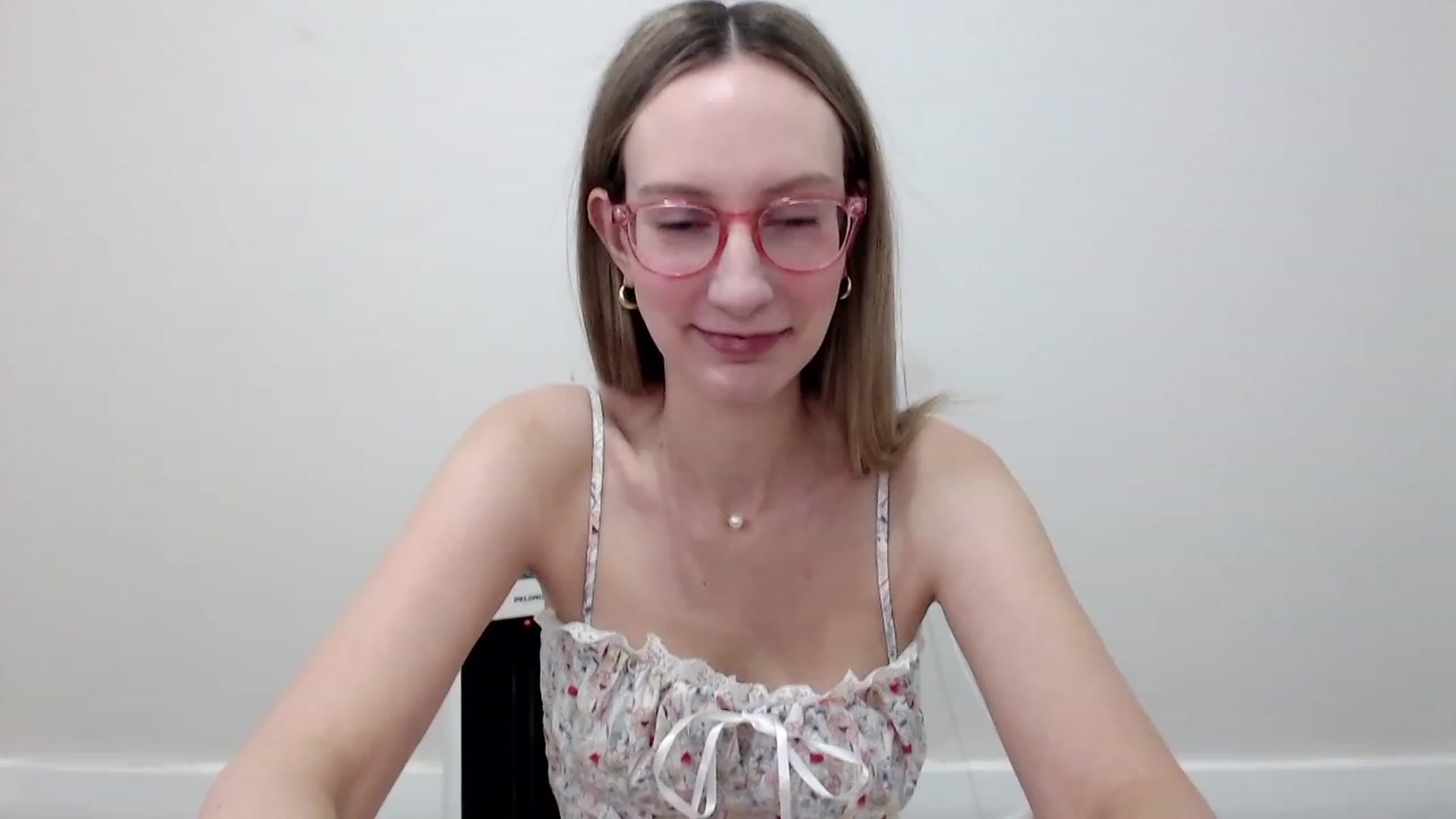 Gallery image thumbnail from Strwberrymoon's myfreecams stream on, 11/24/2023, 20:01 image 7 of 20